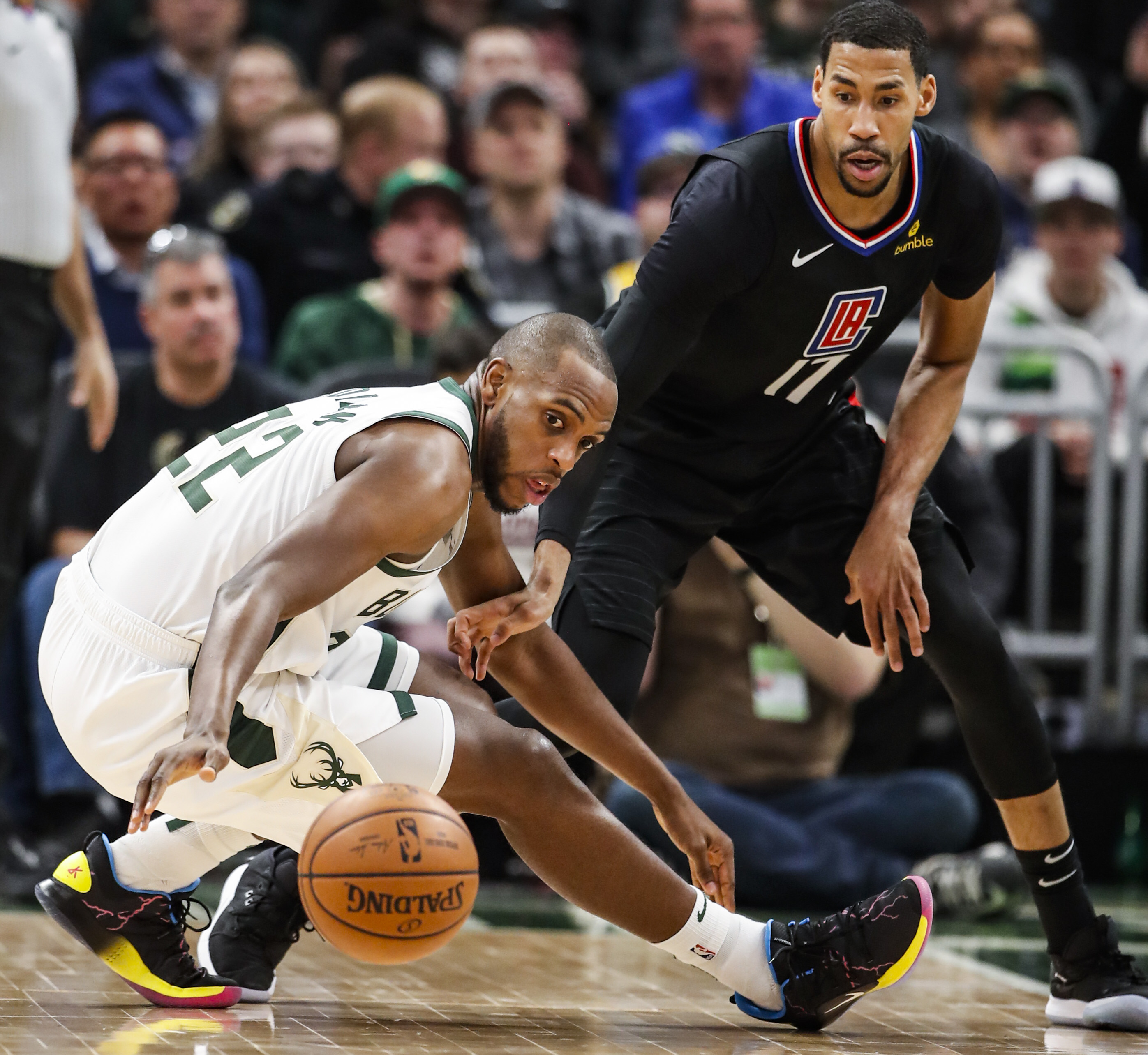 密尔沃基雄鹿训练开放日，加时末段刷新队史纪录引欢呼，NBA常规赛在即，阵容厚度经受考验的简单介绍-开云体育入口